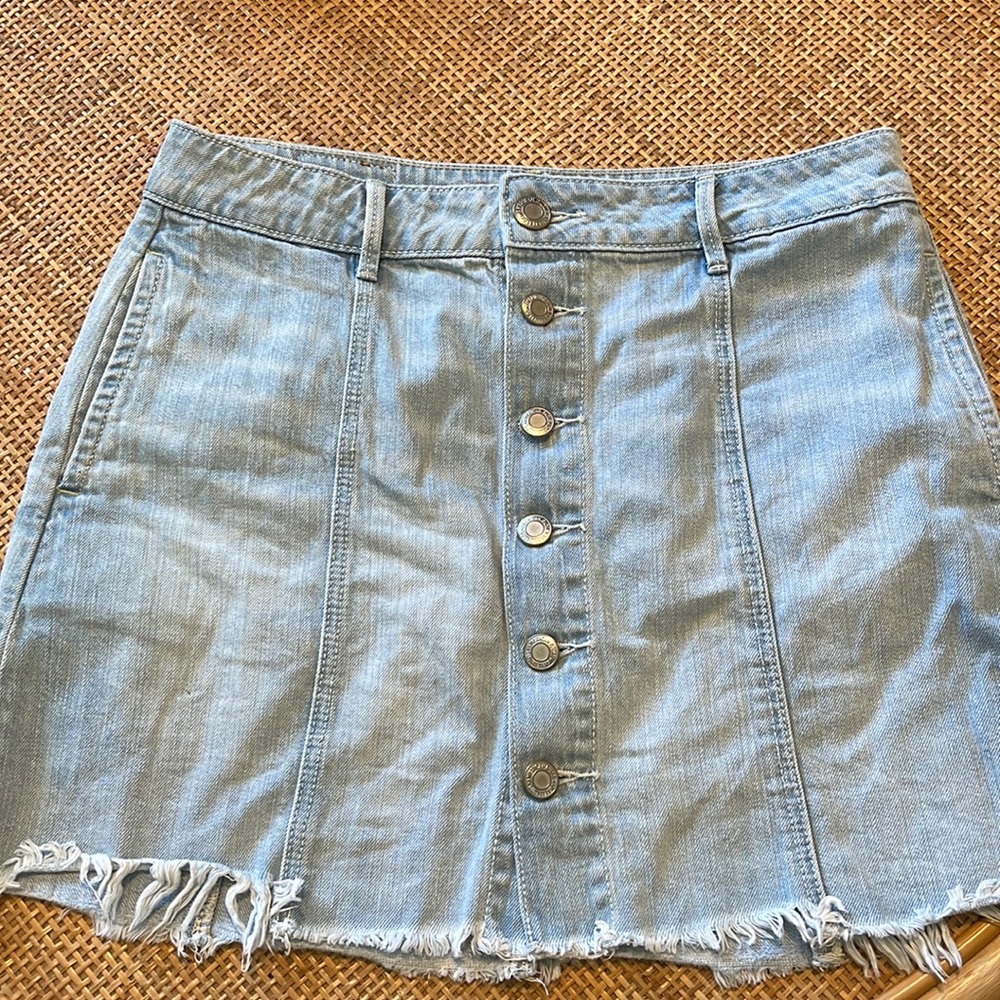 American Eagle button up denim mini skirt. Like new!